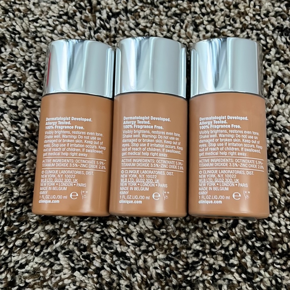 Clinique Even Better Broad Spectrum Makeup, like new - Picture 2 of 3